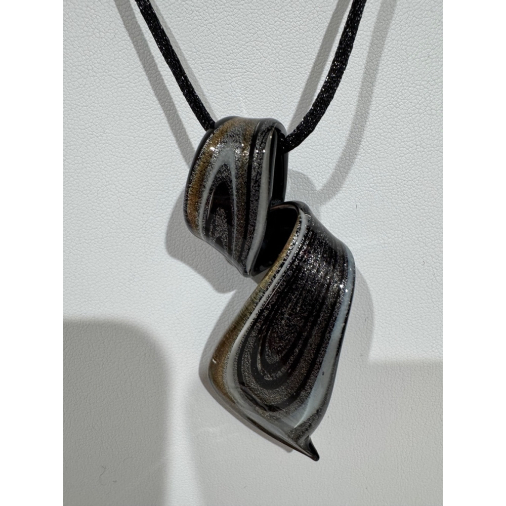Women's Unbranded Italian murano glass 18” w/2” extender necklace black silver